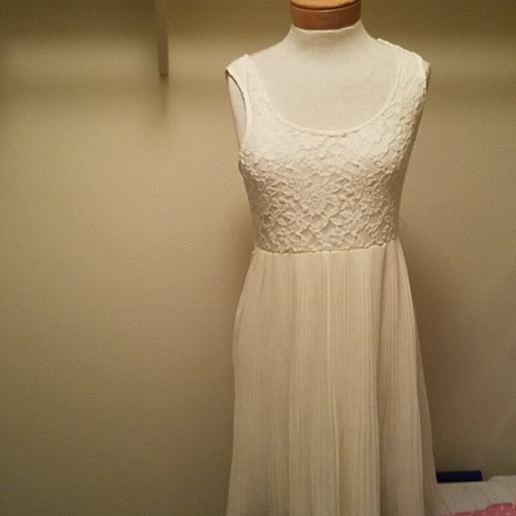 Lace Cream Womens dress - Picture 1 of 4